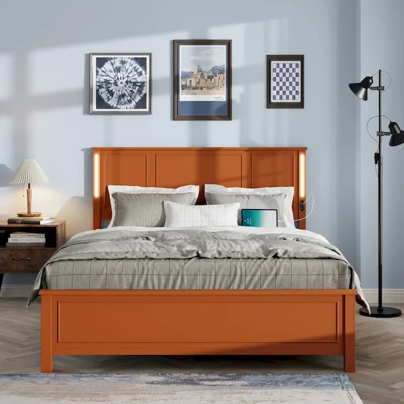 Letto a piattaforma Queen Size con testiera in legno, illuminazione a LED e porte di ricarica USB