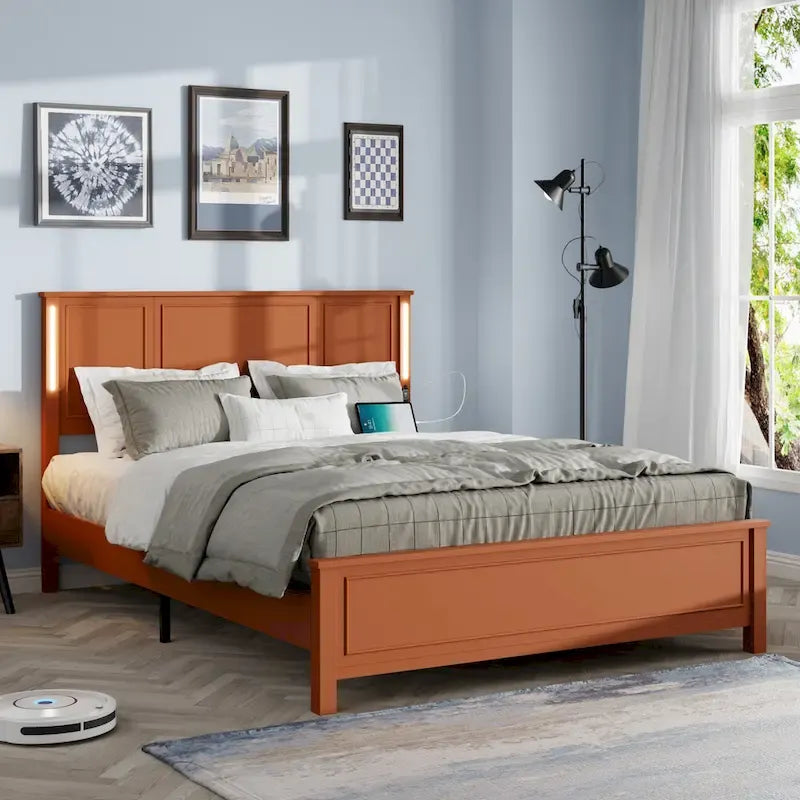 Letto a piattaforma Queen Size con testiera in legno, illuminazione a LED e porte di ricarica USB