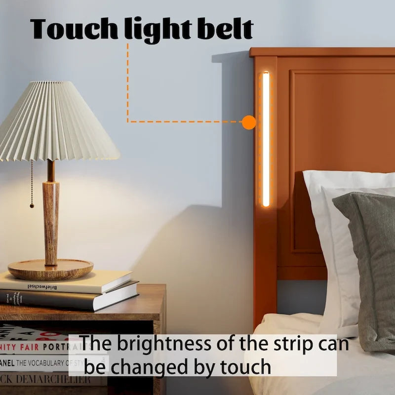 Letto a piattaforma Queen Size con testiera in legno, illuminazione a LED e porte di ricarica USB