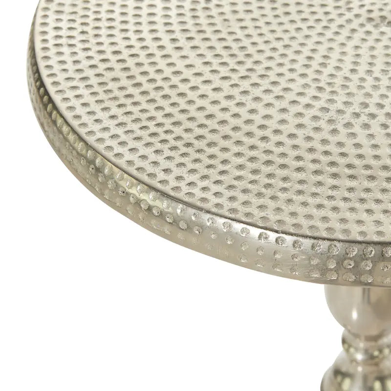 Tavolino da Appoggio in Metallo di Alluminio con Piano Martellato e Gambe a Voluta - Argento - 15L x 15P x 22A