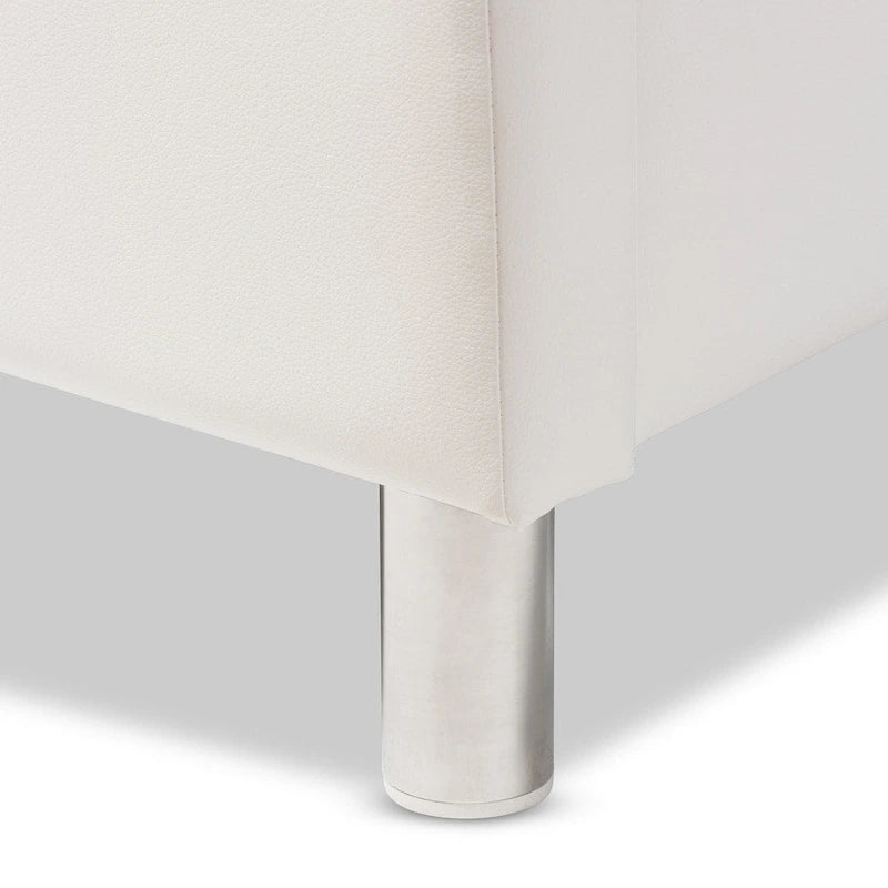 Letto a piattaforma con testiera imbottita