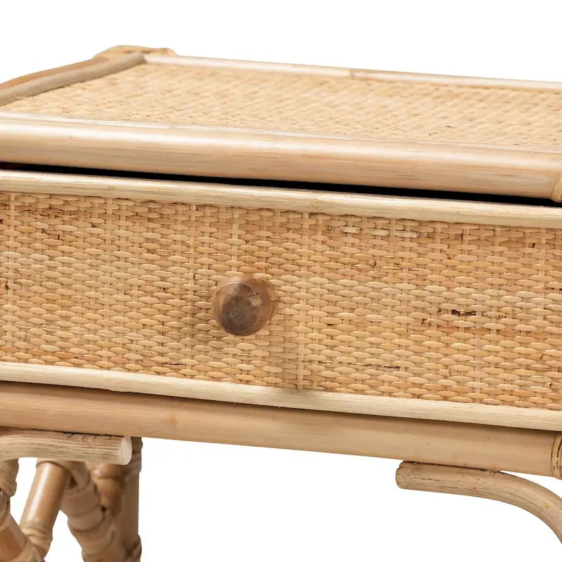 Comodino in rattan e compensato con 1 cassetto e ripiano aperto, marrone naturale