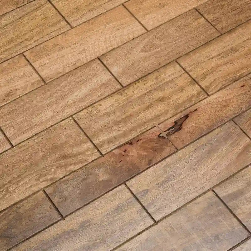 Tavolino da Caffè Rotondo con Piano in Legno e Base in Vimini a Tamburo